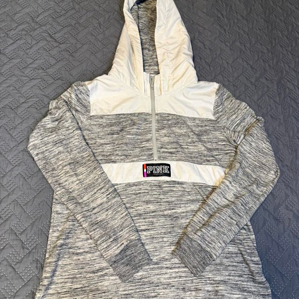Y2K Victoria's Secret PINK grey and white hoodie lightweight women’s size small